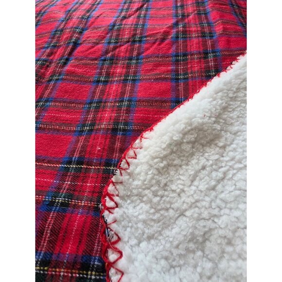 Comfort Bay Red Plaid Sherpa Throw Blanket 50" X 60" Polyester & Cotton - Picture 2 of 3